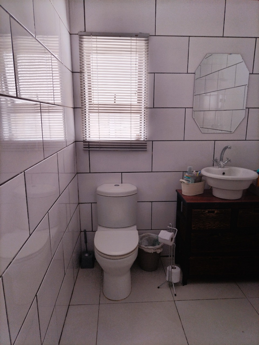 To Let 4 Bedroom Property for Rent in Hopefield Western Cape